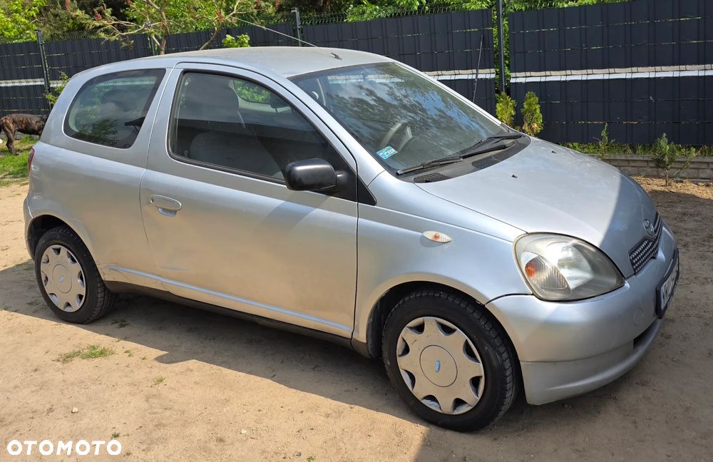 Toyota Yaris 1.0 Base - 4