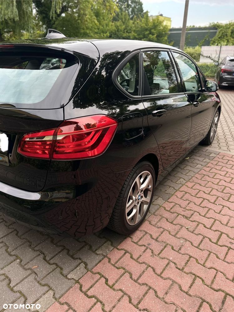 BMW Seria 2 218d - 7
