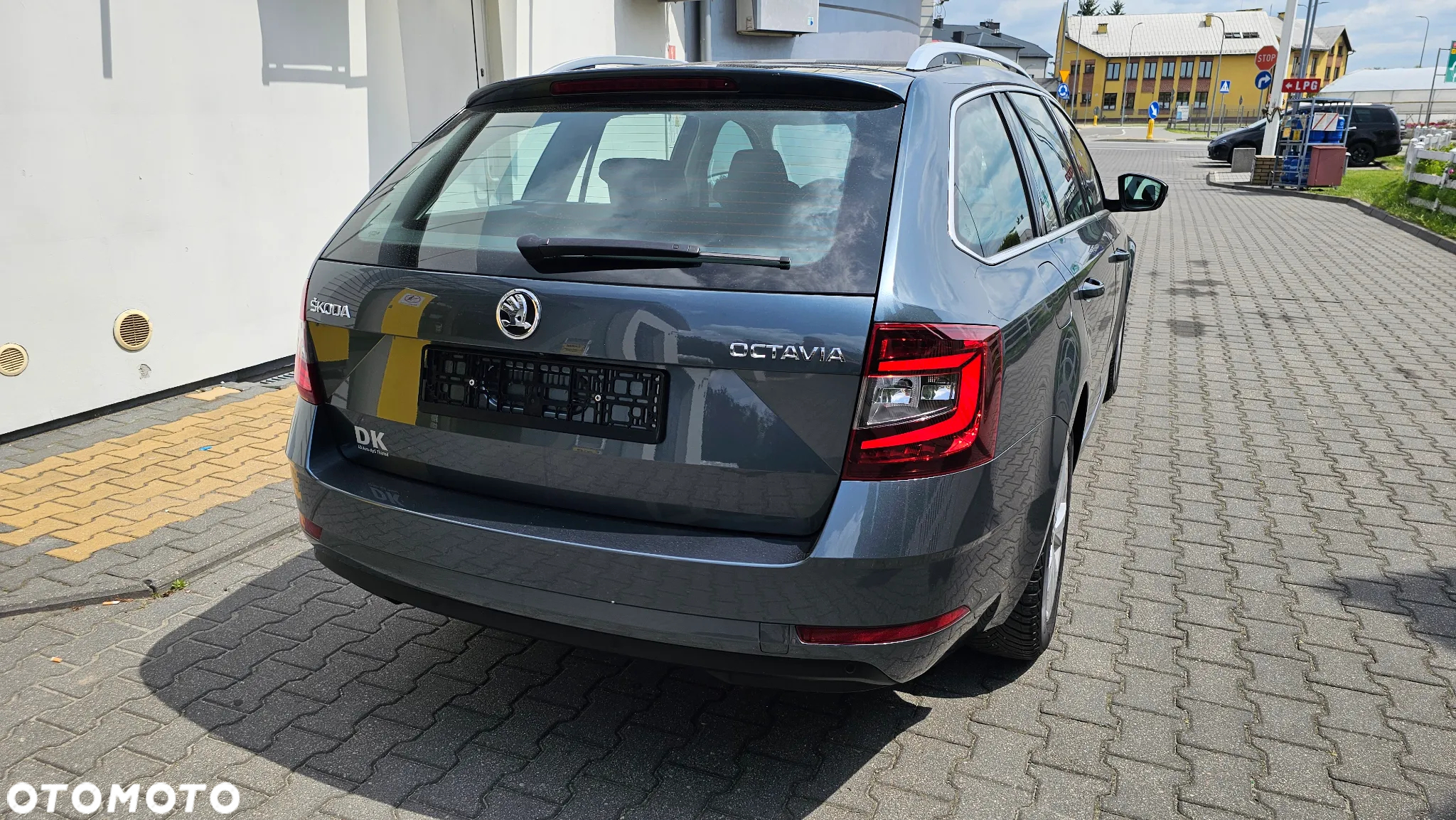 Skoda Octavia 1.6 TDI Ambition DSG - 13