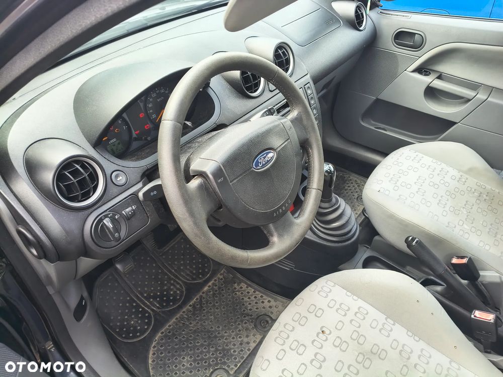 Ford Fiesta 1.3 - 5