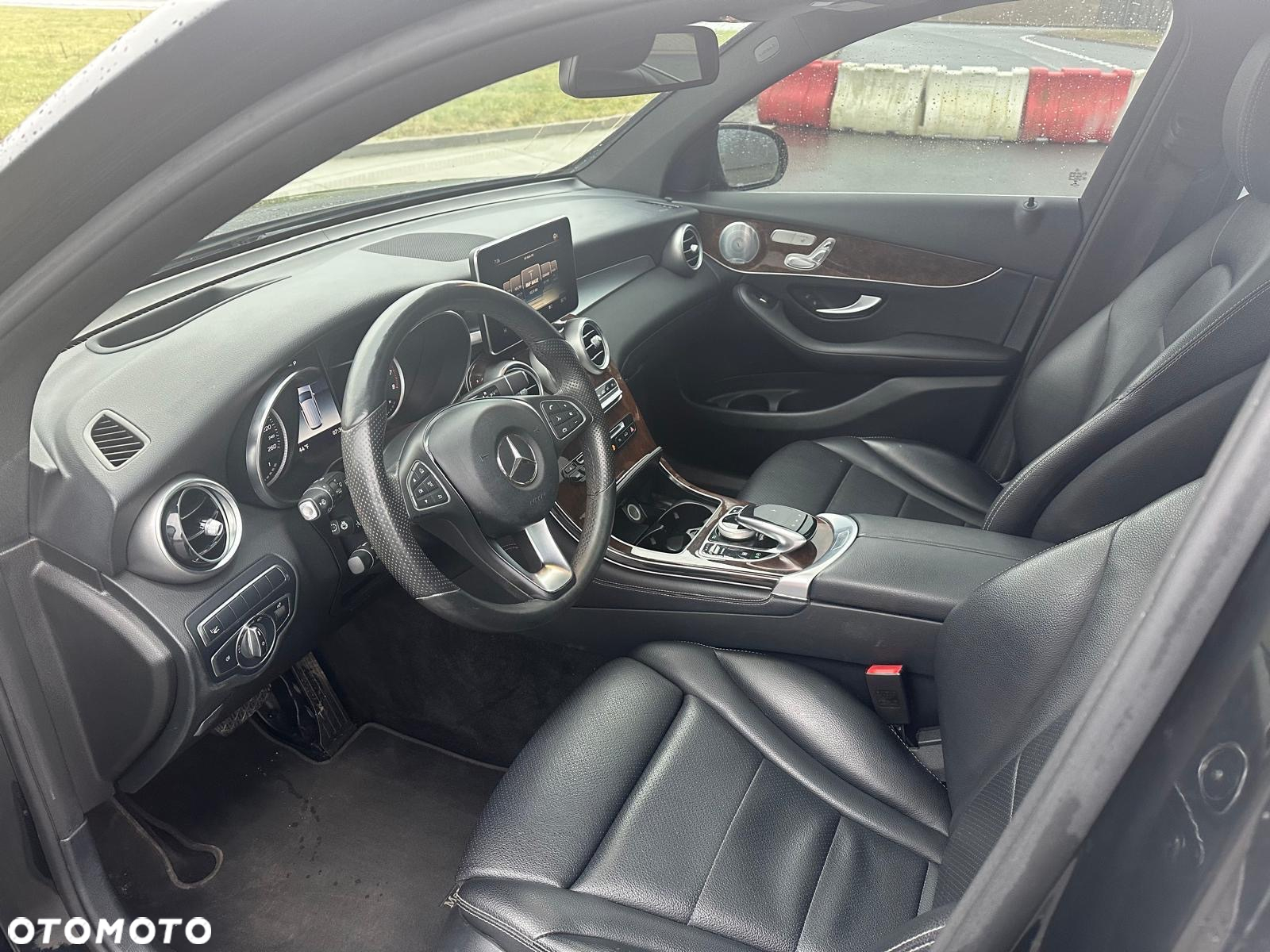 Mercedes-Benz GLC 300 Coupe 4Matic 9G-TRONIC - 17