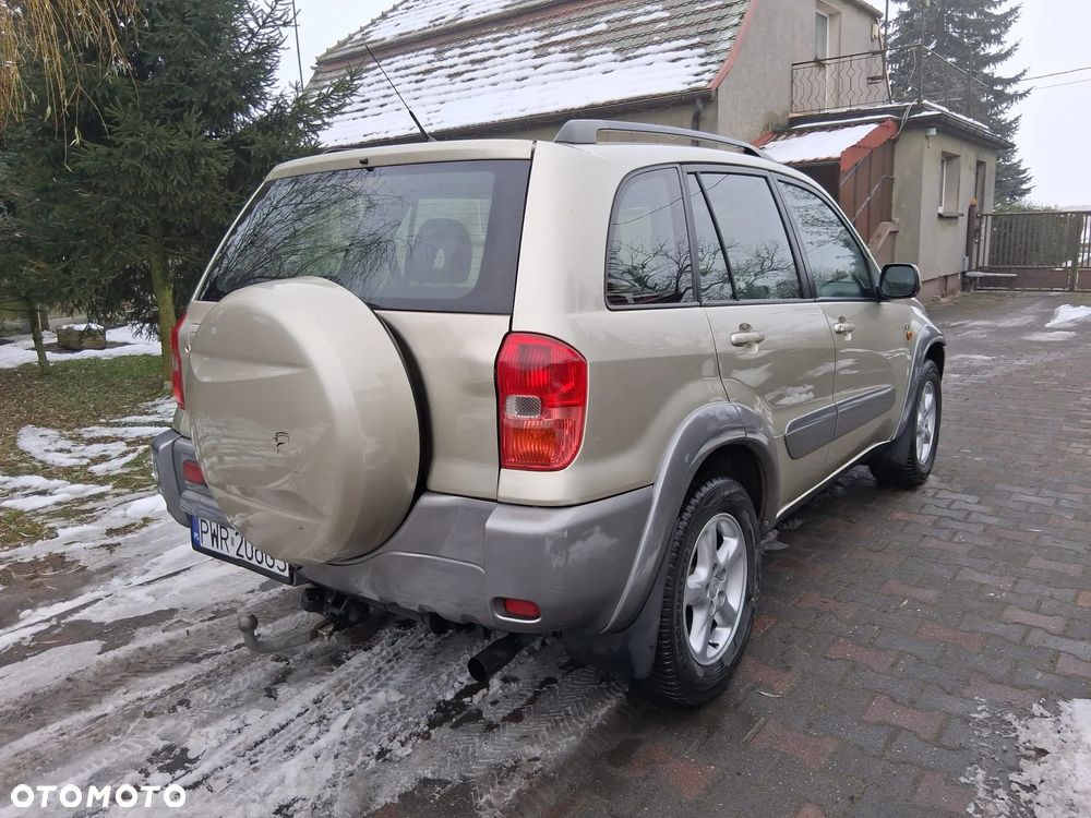 Toyota RAV4 D-4D 4x4 - 6