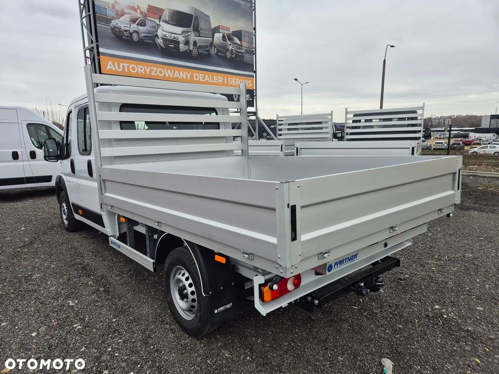 Peugeot Boxer Podwójna Kabina DOKA 7miesjc 2.2 140KM Skrzynia 2.9 x 2.1 + HAK - 7