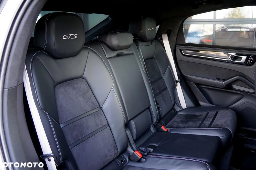 Porsche Cayenne Coupe GTS - 26