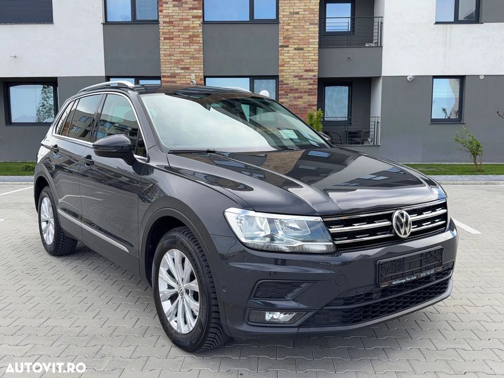 Volkswagen Tiguan - 1