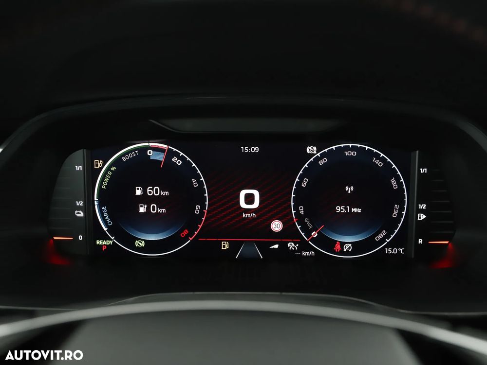 Skoda Octavia Combi 1.4 TSI iV DSG RS - 15