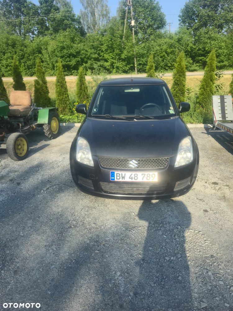 Suzuki Swift - 1