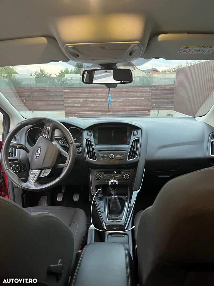 Ford Focus 1.0 EcoBoost Titanium - 6