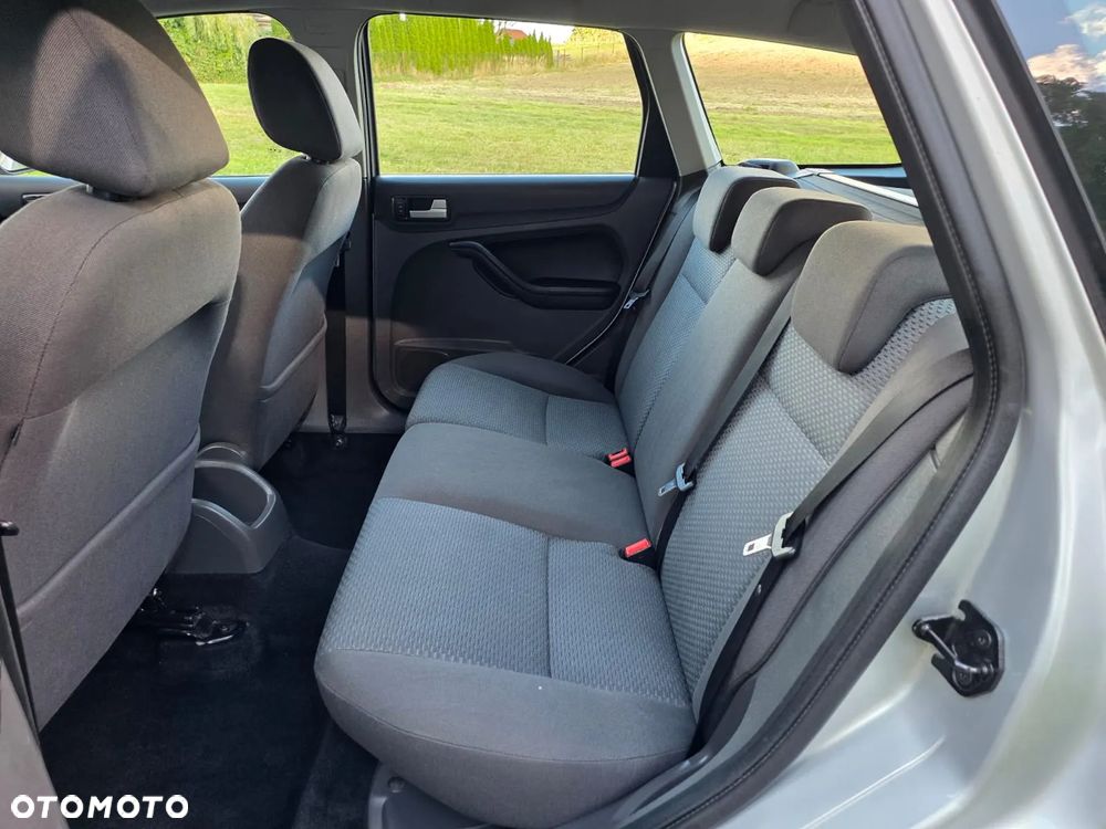 Ford Focus 1.6 16V Ambiente - 9