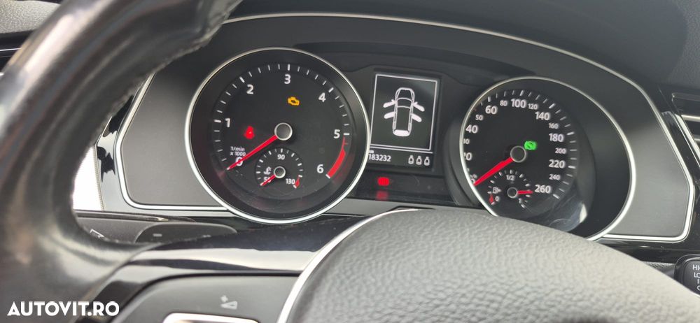 Volkswagen Passat - 11