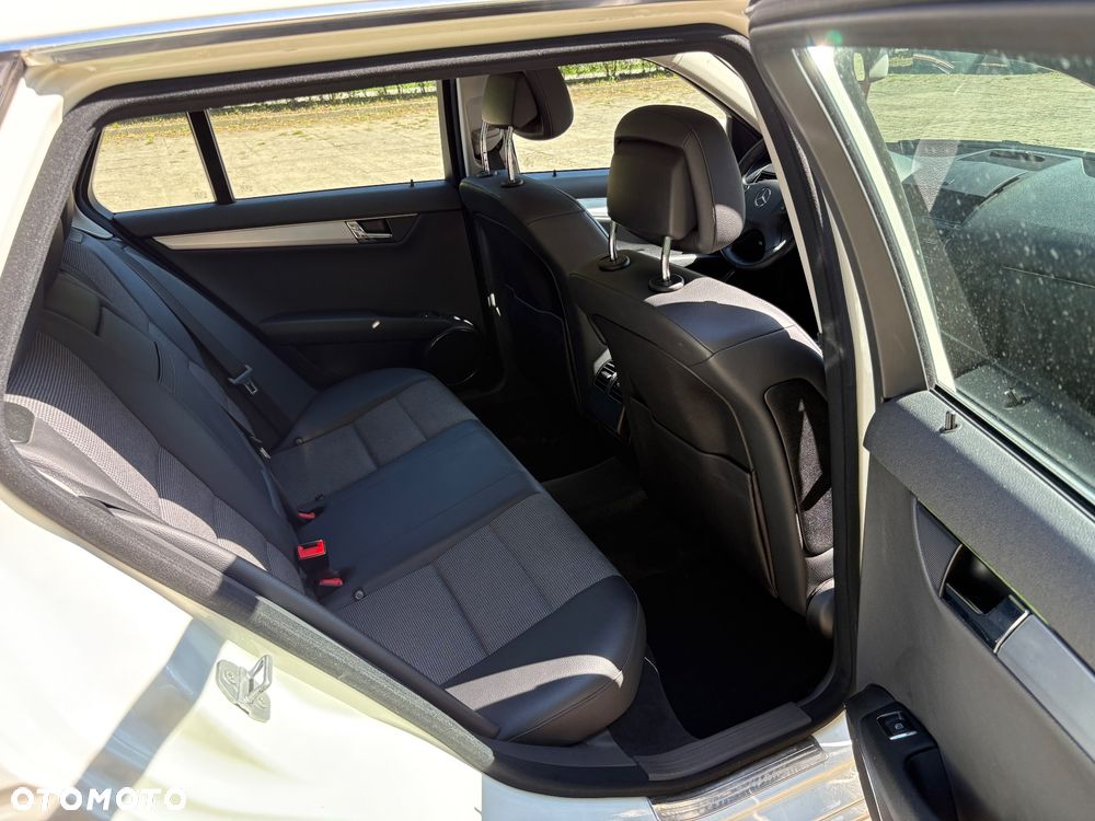 Mercedes-Benz Klasa C 180 Kompressor Automatik BlueEFFICIENCY Avantgarde - 15