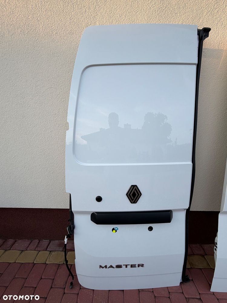 Drzwi tylne kompletne nowe Renault Master IV V 2024R- - 2
