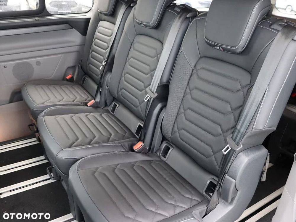 Ford Tourneo Custom - 25