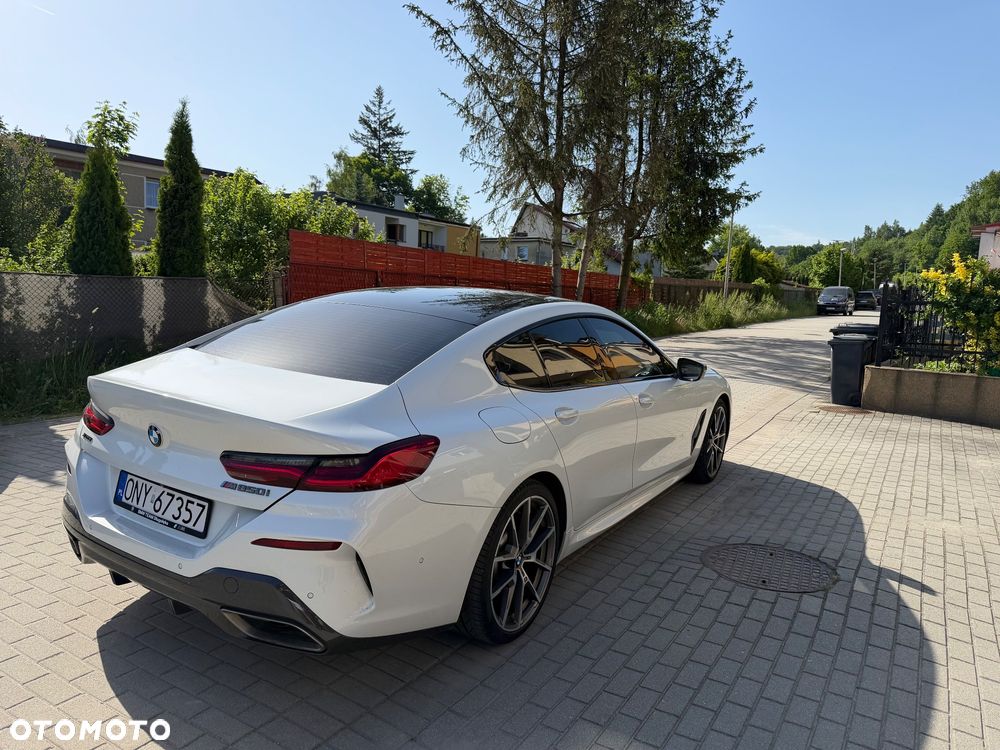 BMW Seria 8 - 12