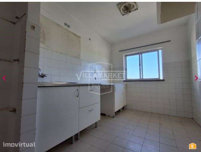 Apartamento T3 da banca inserido no 4º andar de um edifício situado em - Grande imagem: 2/10