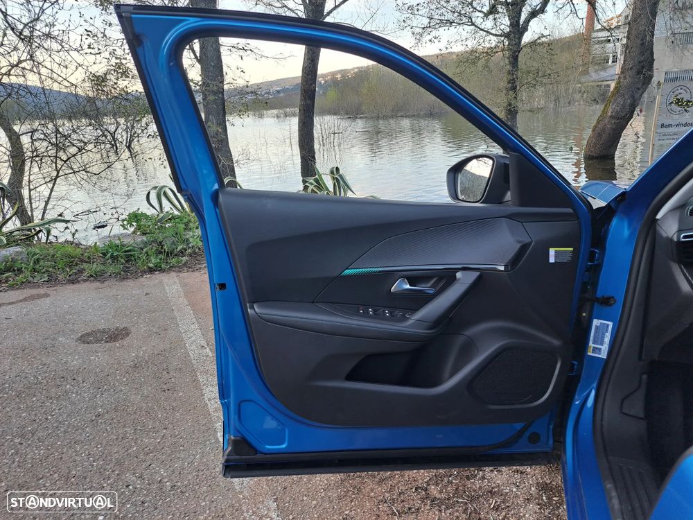 Peugeot 2008 1.5 BlueHDi Allure Pack EAT8 - 11