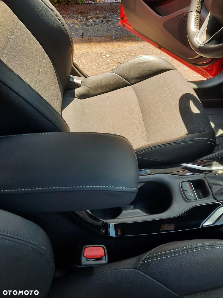 Toyota Corolla 1.8 Hybrid Active - 9