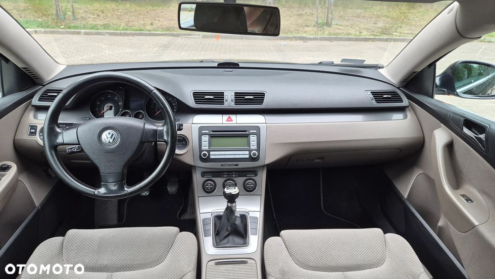 Volkswagen Passat 2.0 FSI Comfortline - 5