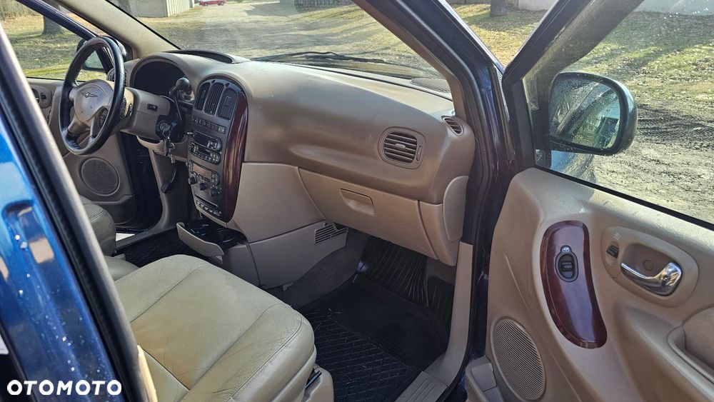 Chrysler Grand Voyager 3.3 LX - 17