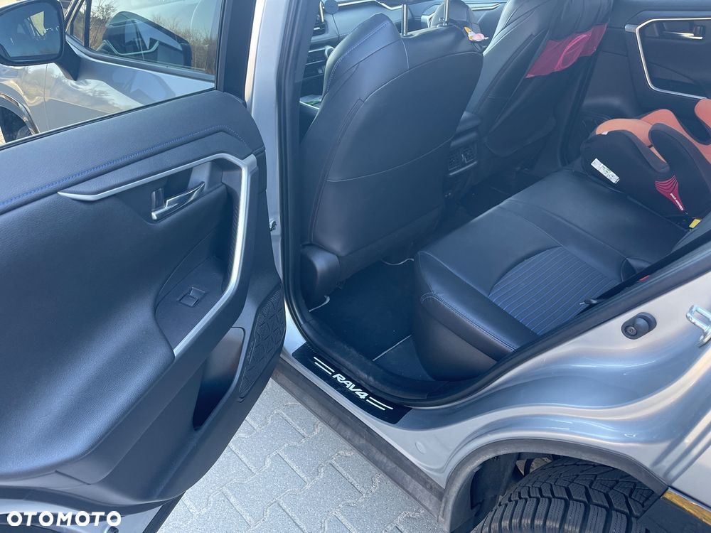 Toyota RAV4 - 11