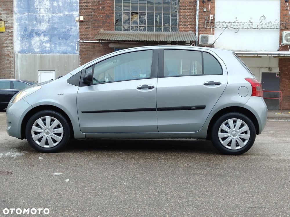 Toyota Yaris 1.3 Luna A/C - 4