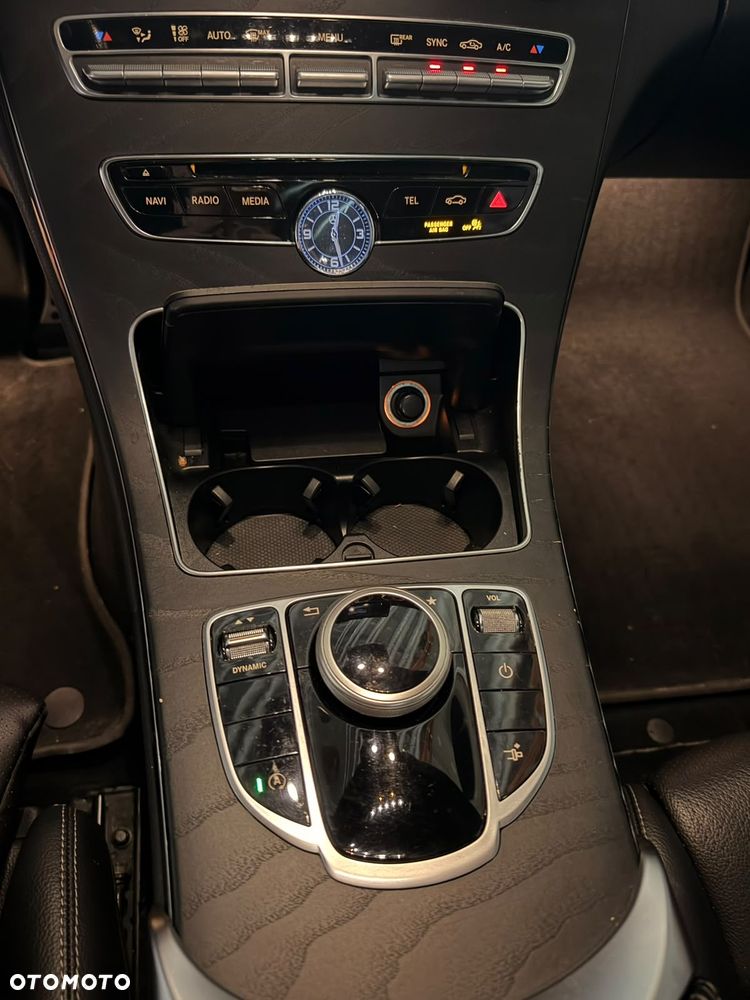 Mercedes-Benz Klasa C 300 9G-TRONIC AMG Line - 28
