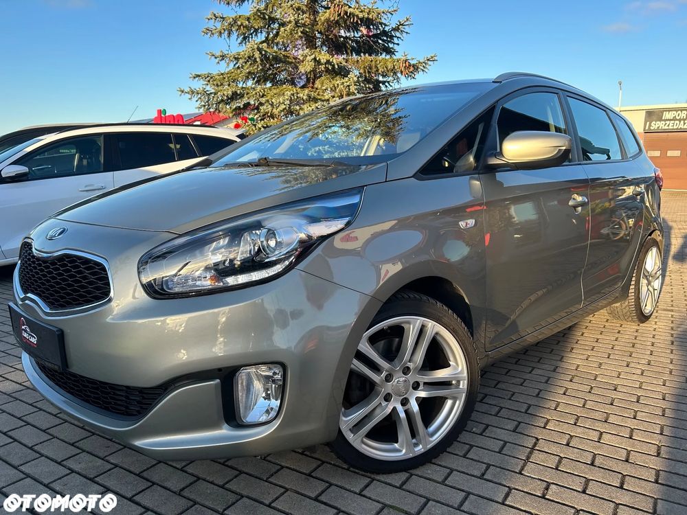 Kia Carens 1.6 GDI Attract - 11