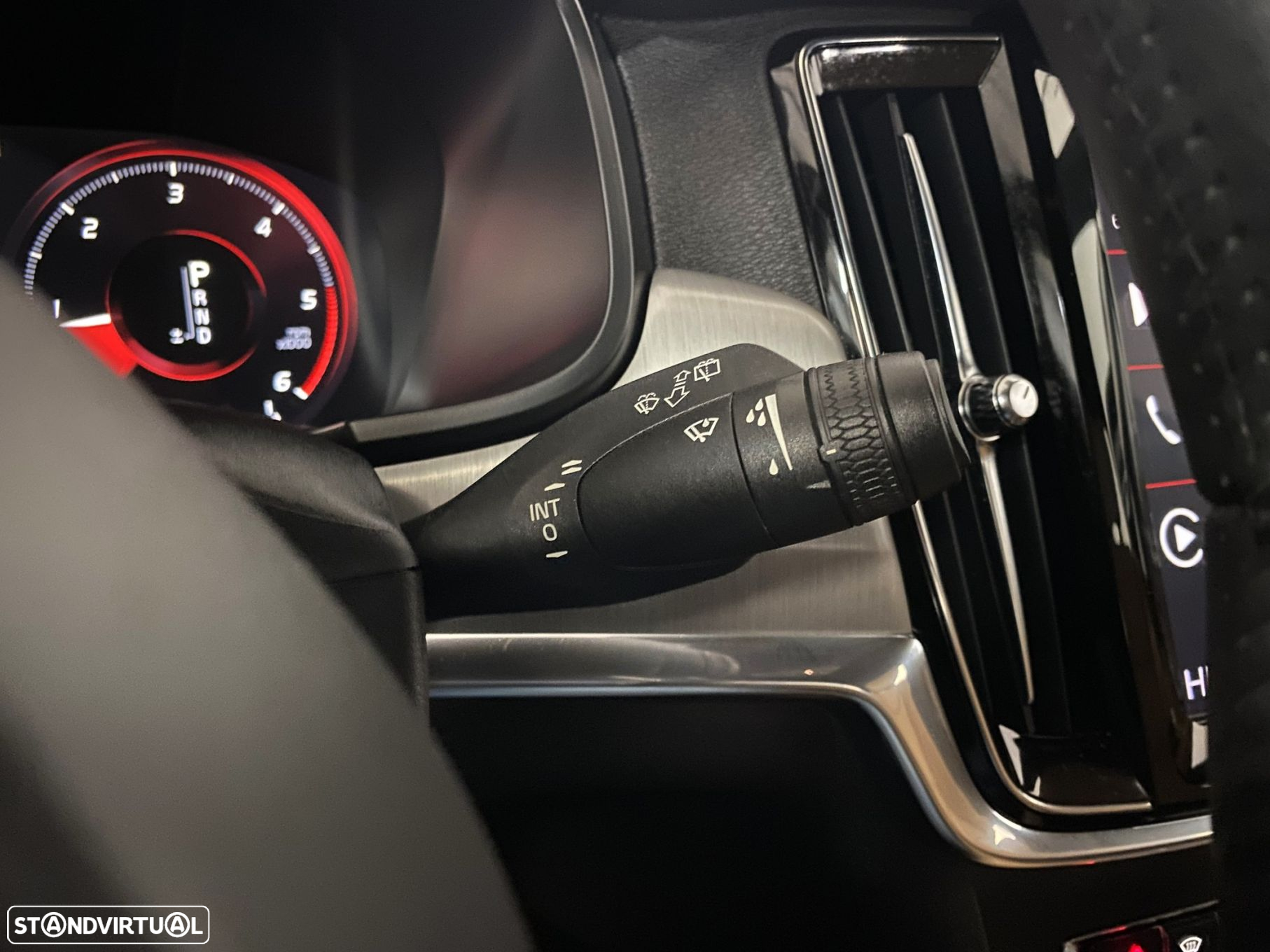 Volvo V90 2.0 D4 Momentum Geartronic - 18