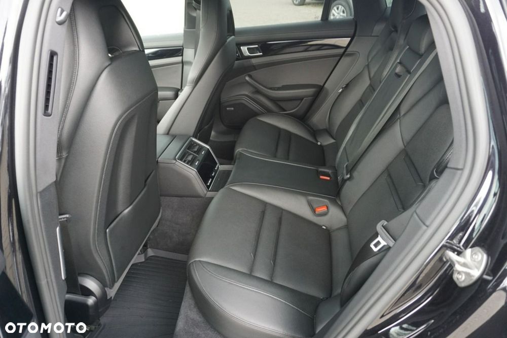 Porsche Panamera 4 - 10