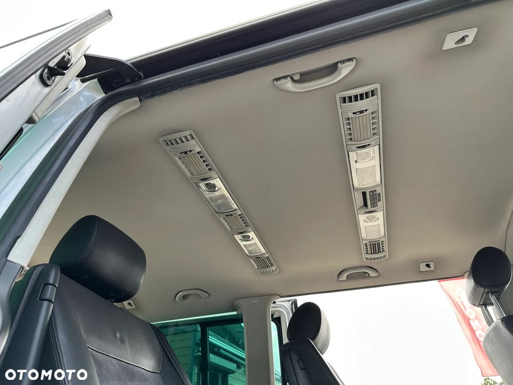Volkswagen Multivan - 25
