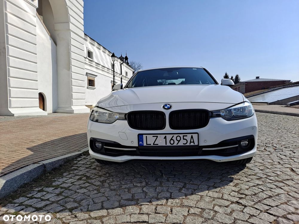 BMW Seria 3 328i xDrive Sport Line - 10