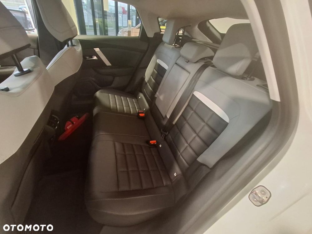 Citroën C4 1.2 mHEV Max eDCT6 - 10