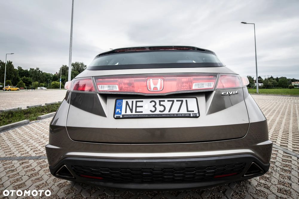 Honda Civic 1.8 Executive - 17