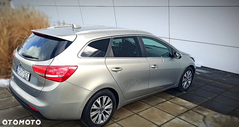 Kia Ceed 1.6 CRDi 136 DCT ISG Platinum Edition - 8