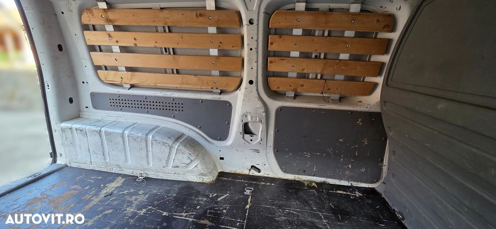 Volkswagen Caddy - 16