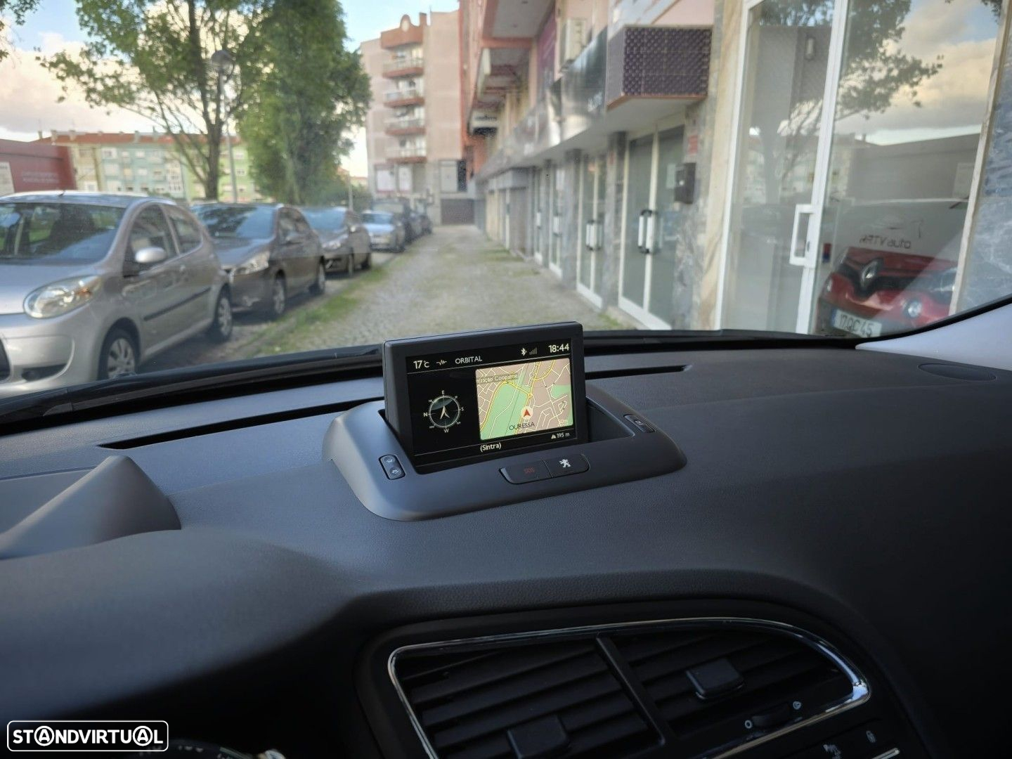 Peugeot 5008 1.6 BlueHDi Allure J17 - 23
