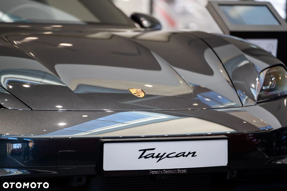 Porsche Taycan 105kWh 4 Cross Turismo - 11