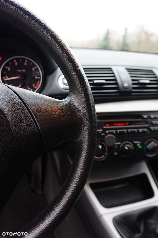 BMW Seria 1 116i - 29