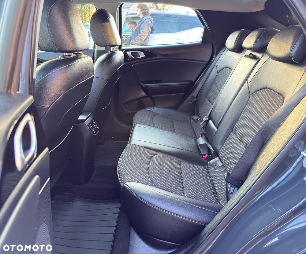 Kia XCeed 1.4 T-GDI L Business Line - 12