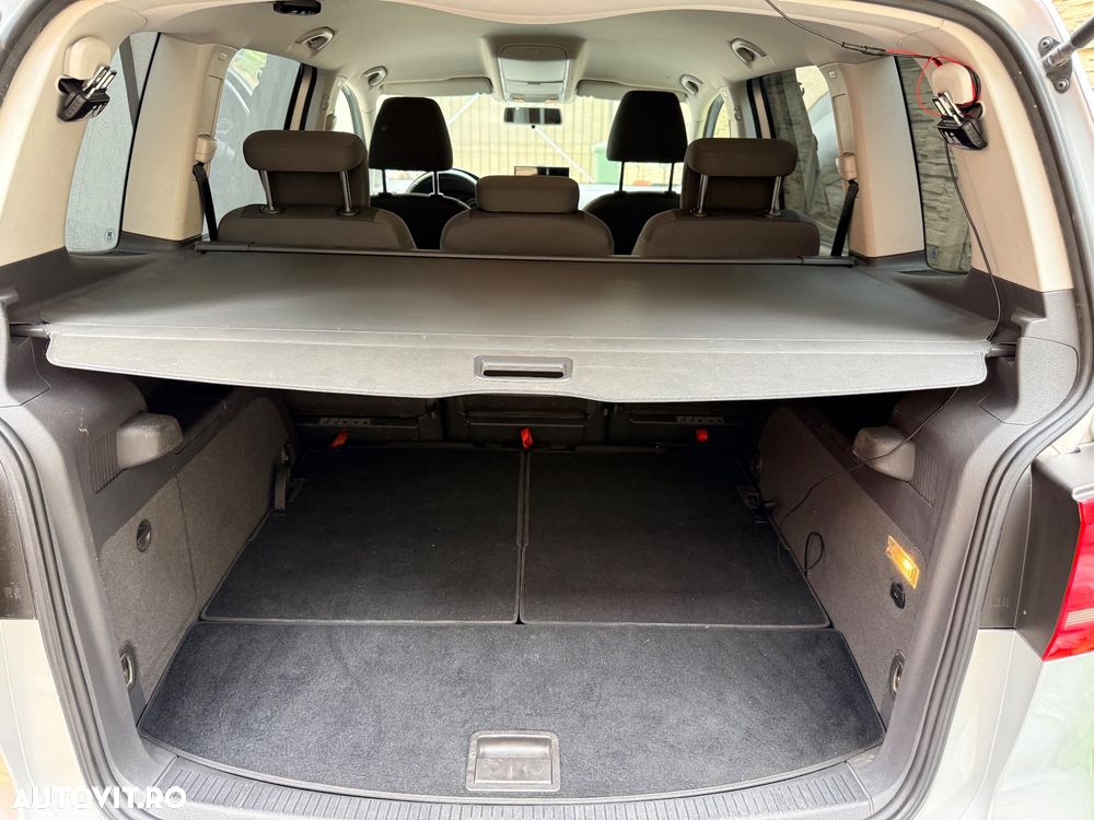 Volkswagen Touran 1.6 TDI DSG Trendline - 28