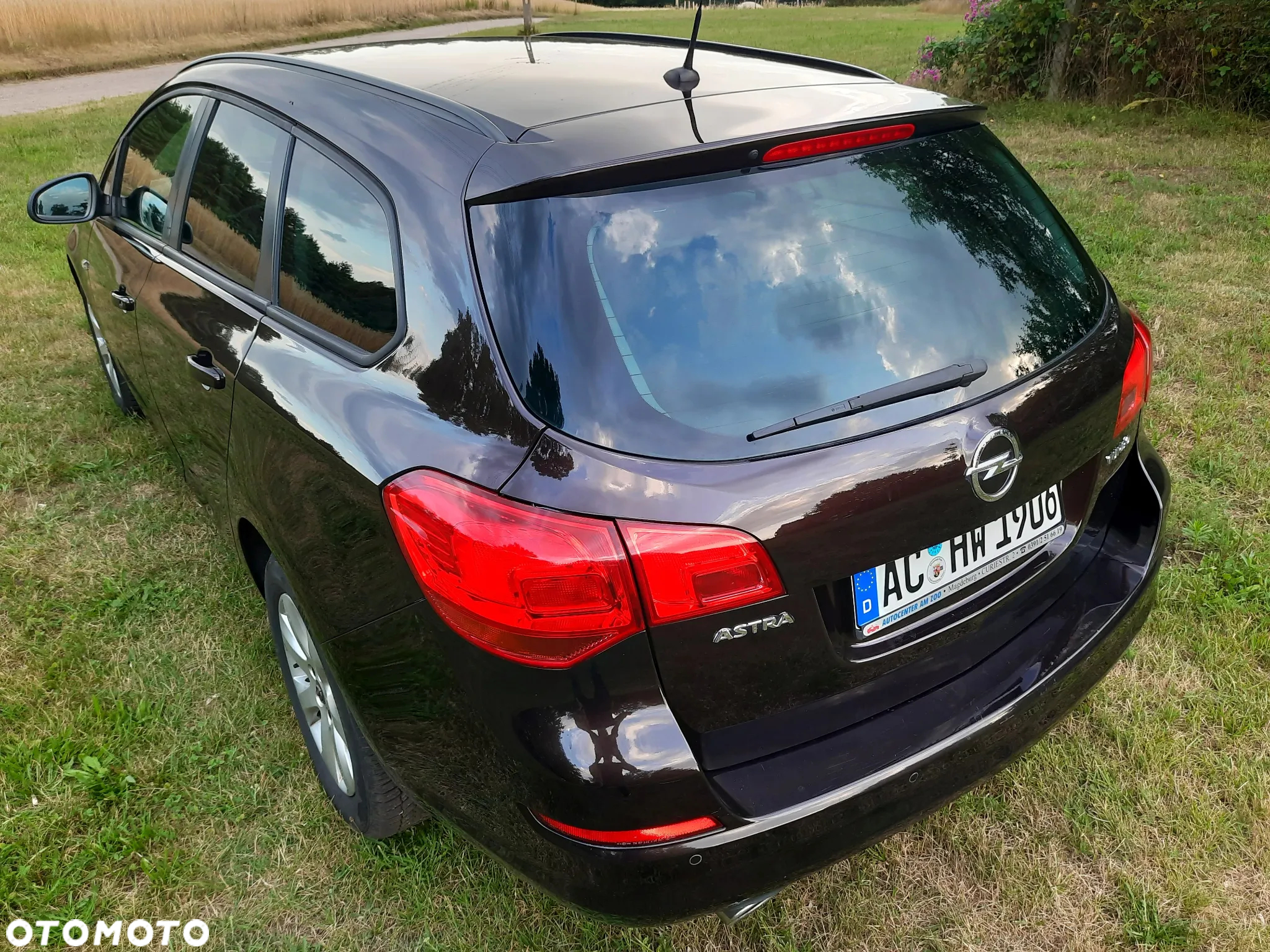 Opel Astra 1.4 Turbo Sports Tourer Design Edition - 11
