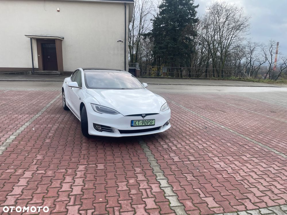 Tesla Model S - 1