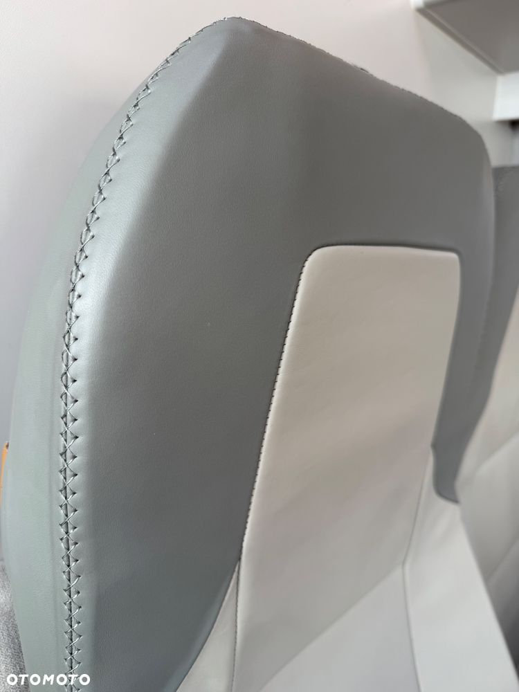 Globe-Traveller Voyager X - 8