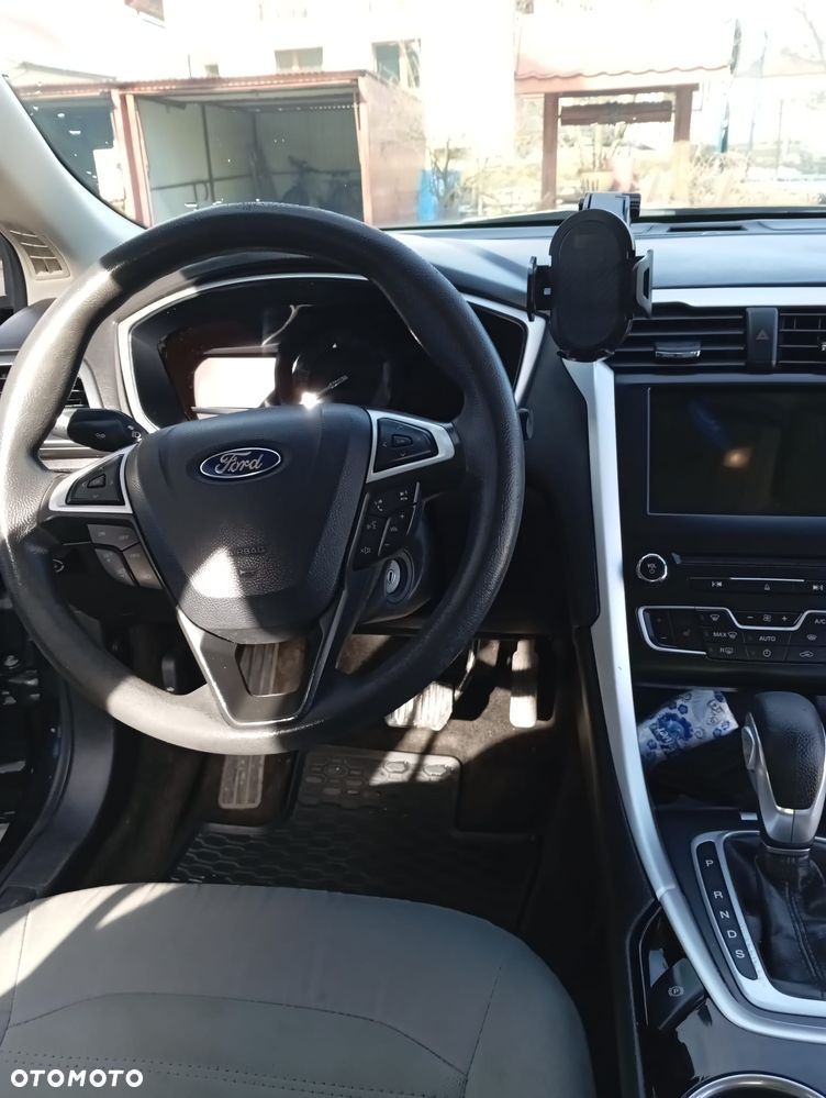 Ford Fusion - 13