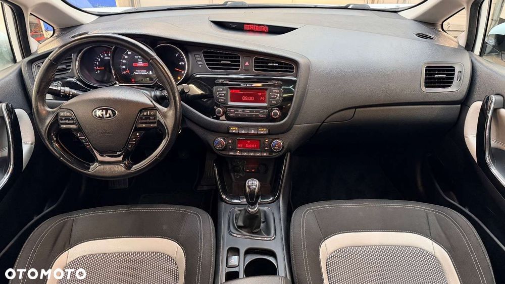Kia Ceed - 9