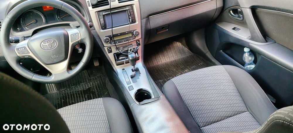 Toyota Avensis 2.0 Premium MS - 24
