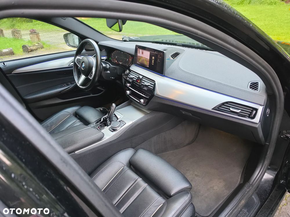BMW Seria 5 540i xDrive mHEV M Sport sport - 9