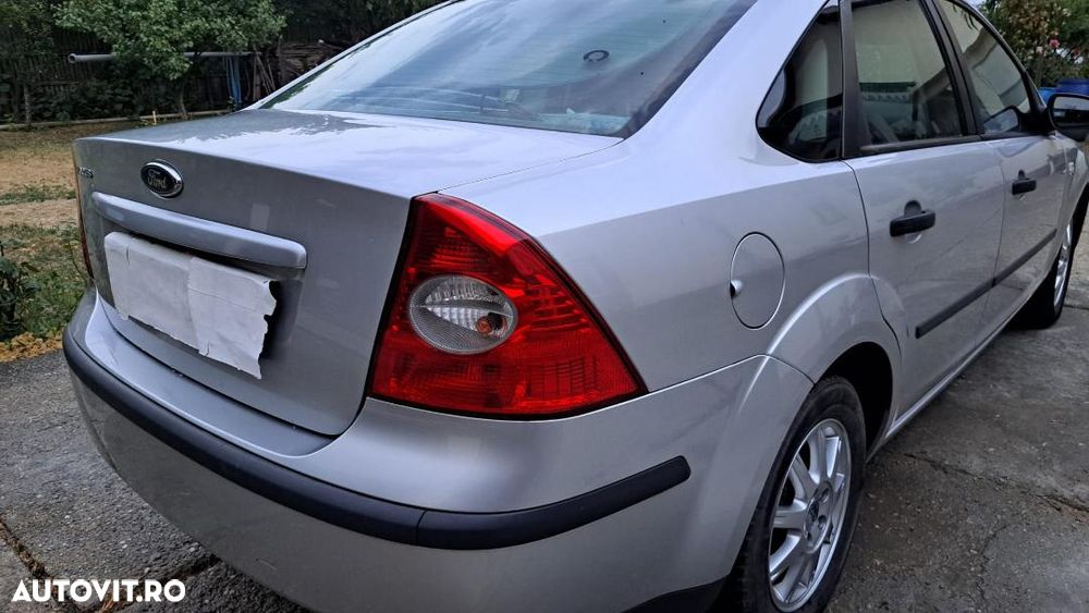 Ford Focus 1.6i Trend - 10