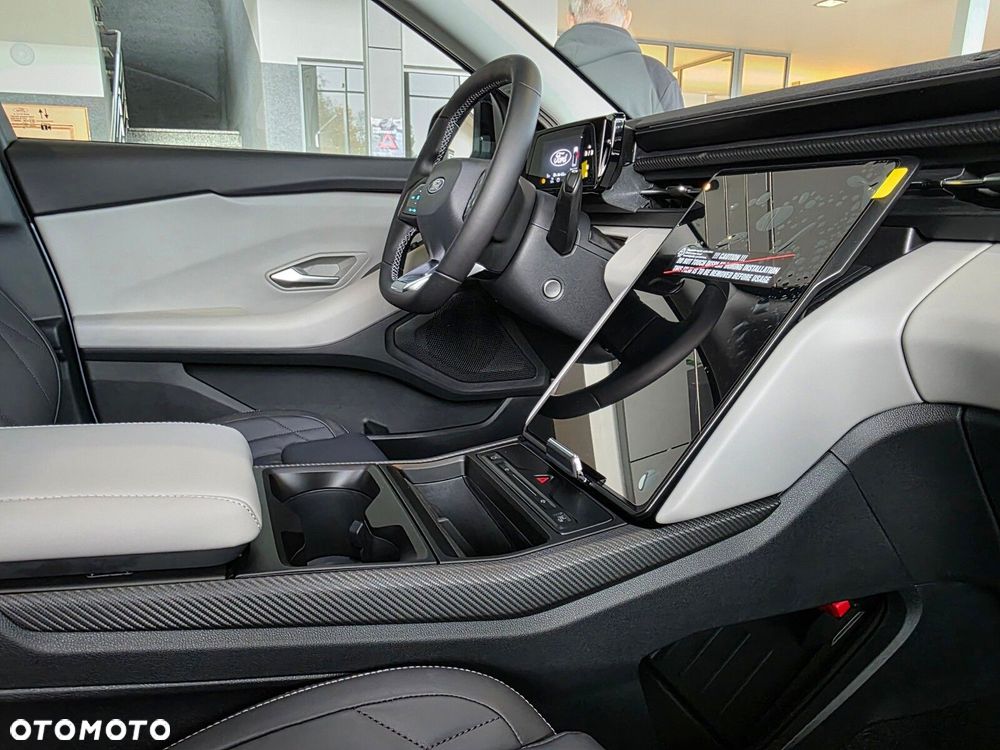 Ford Explorer - 26
