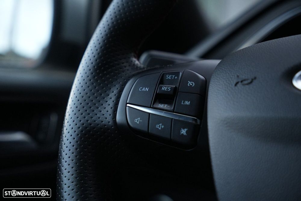 Ford Focus 1.0 EcoBoost MHEV ST-Line - 11